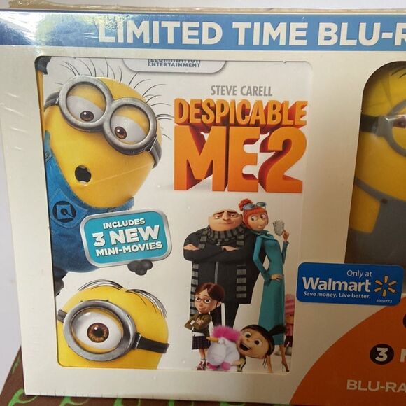 Despicable Me 2 Gift Set 2 Minions And 3 Mini Blu Rays New in Box - Picture 3 of 6